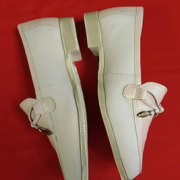 Shoes - Picture 4 of 4